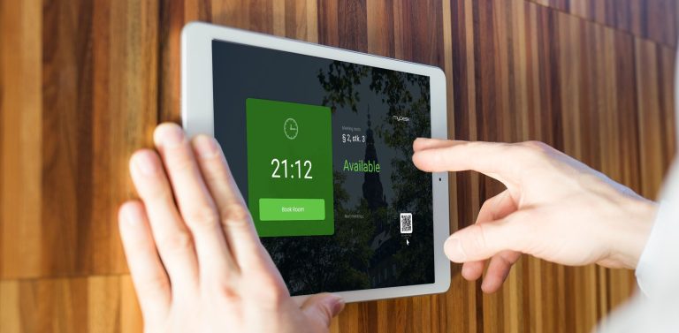 CO2 and Temperature on meeting room displays