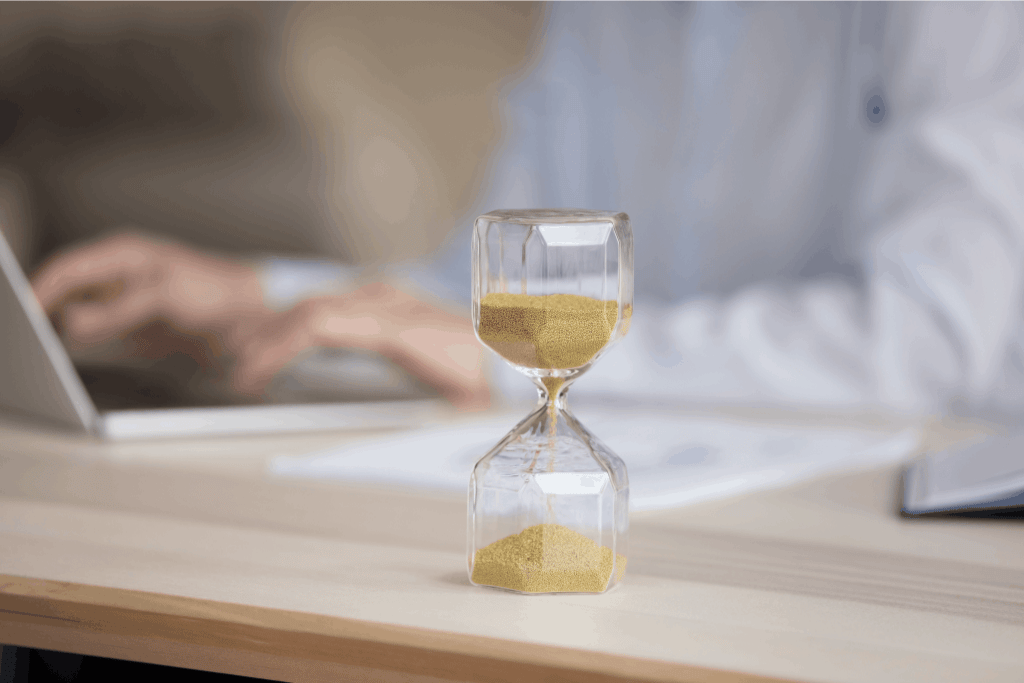 Timeglas på bord